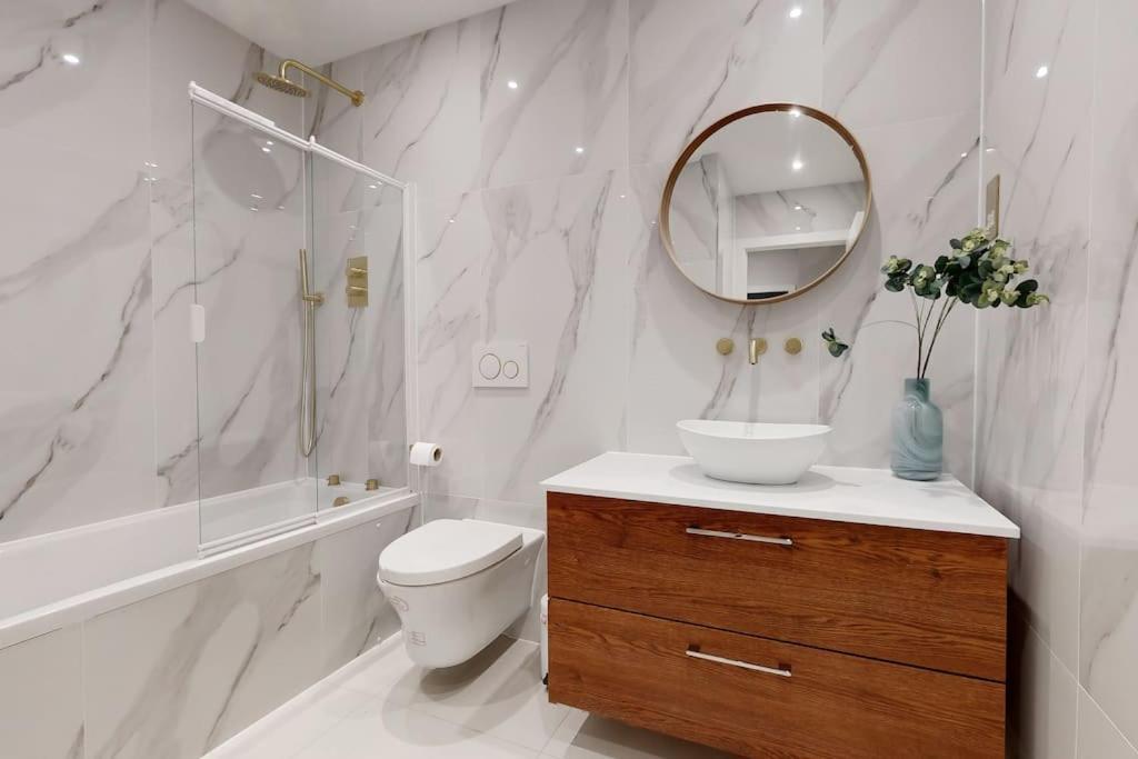 Stylish 2Bed Flat 10Min To Wimbledon Tennis Courts ロンドン エクステリア 写真