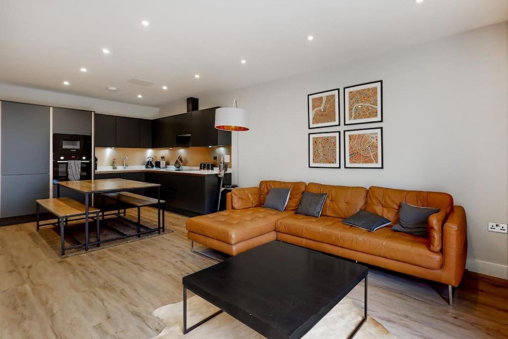 Stylish 2Bed Flat 10Min To Wimbledon Tennis Courts ロンドン エクステリア 写真